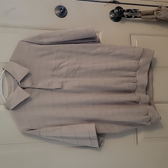 Bundle of short sleeve multiple colors golf shirts - Picture 7 of 16